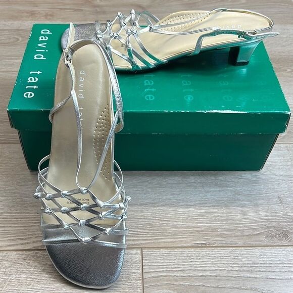 Shoes - NIB David Tate Silver Kidskin Metallic Sandals Size 9W
